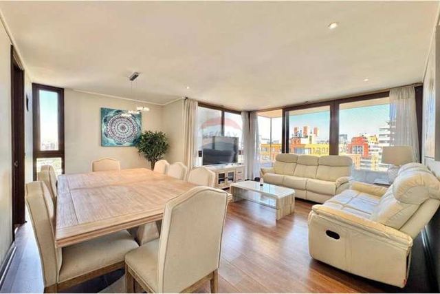 Impecable y luminoso departamento