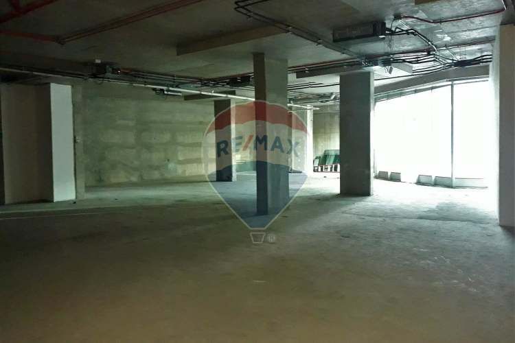 Local comercial planta libre