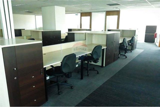 Espaciosa oficina en san damian