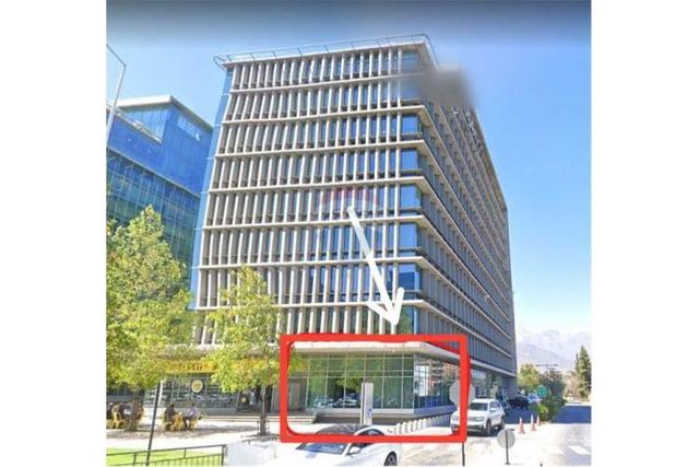 Local habilitado en av. las condes