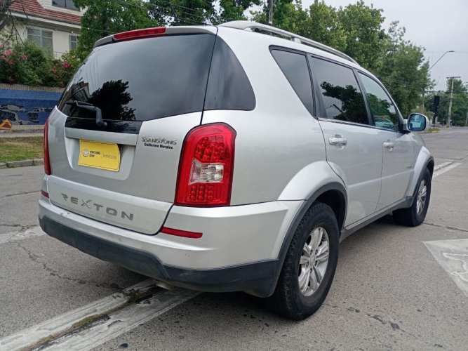 SSANGYONG REXTON 4X2 MT  2.2 2015