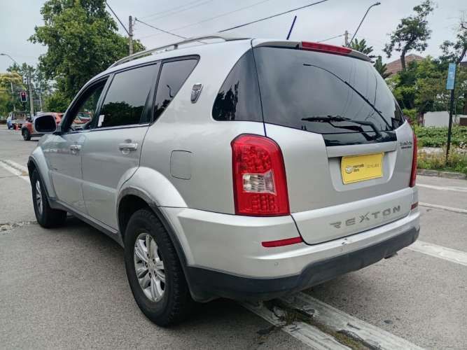 SSANGYONG REXTON 4X2 MT  2.2 2015