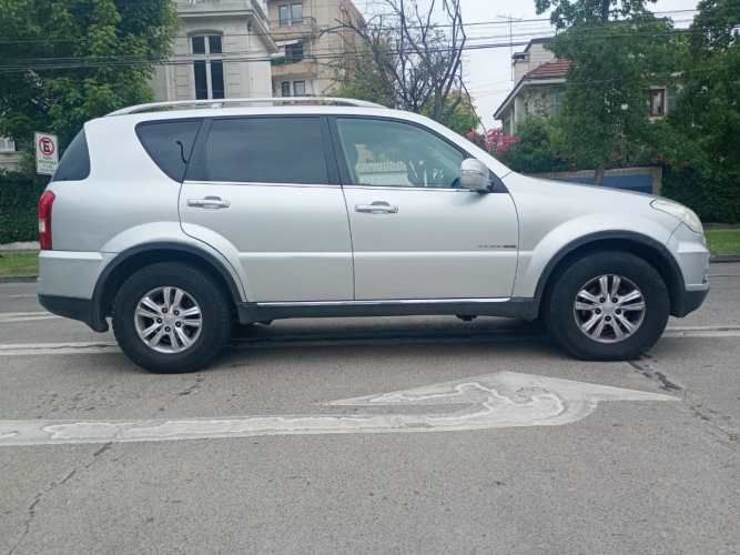 SSANGYONG REXTON 4X2 MT  2.2 2015