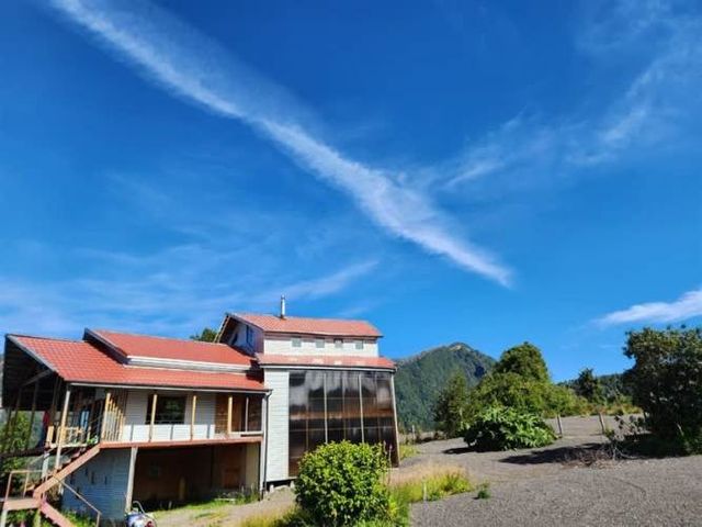 CASA ENSENADA, VISTA A LAGOS Y VOLCANES