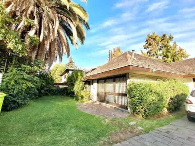 CASA Escriva de Balaguer / Lo Arcaya