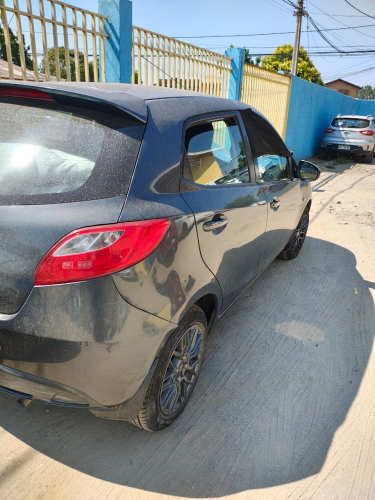 VENDO MAZDA 2 2012