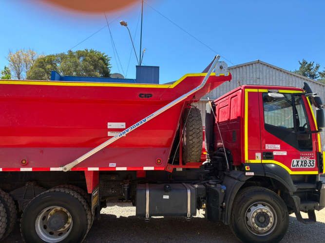 CAMION IVECO 15M3 TRAKKER HI LAND AÑO 2021