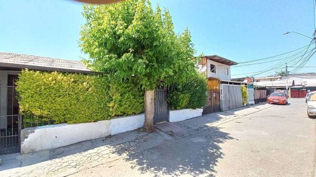 Casa en venta c/ estacionamiento en San Francisco