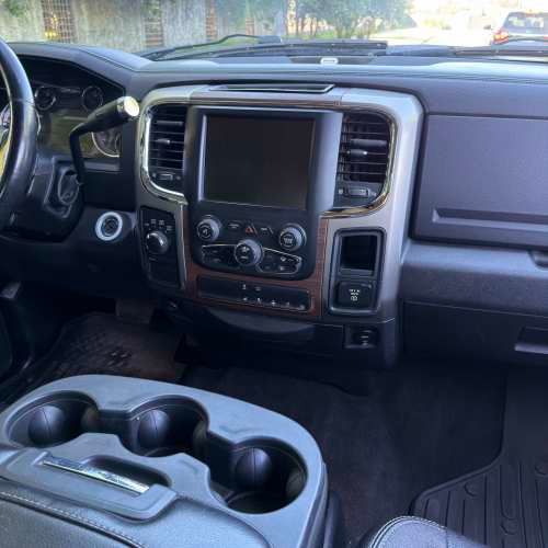 DODGE RAM 1500 LARAMIE 5.7 AT 4WD