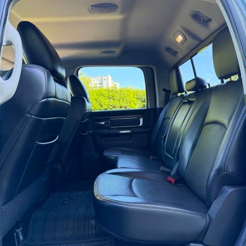 DODGE RAM 1500 LARAMIE 5.7 AT 4WD