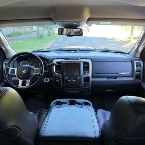 DODGE RAM 1500 LARAMIE 5.7 AT 4WD