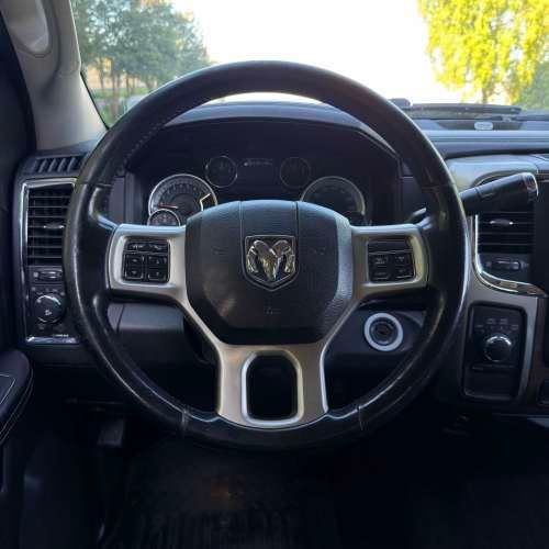 DODGE RAM 1500 LARAMIE 5.7 AT 4WD