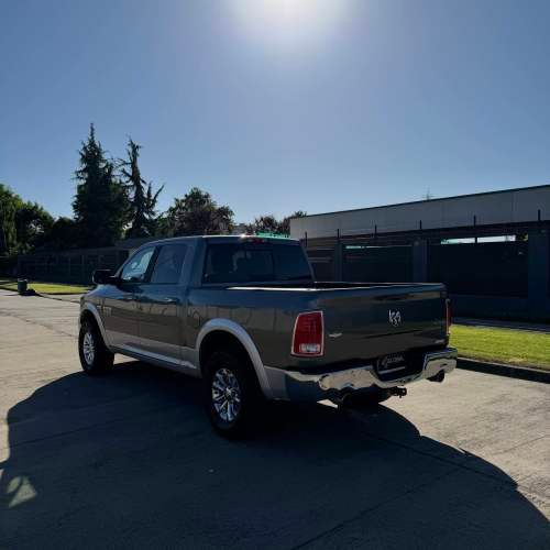 DODGE RAM 1500 LARAMIE 5.7 AT 4WD
