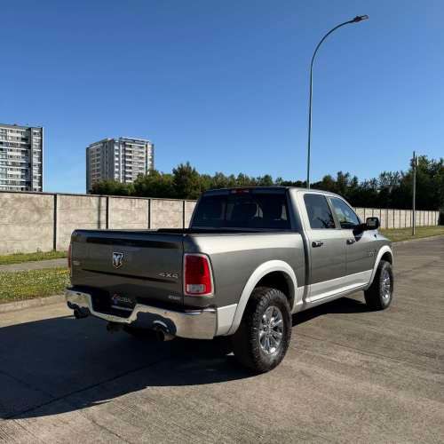 DODGE RAM 1500 LARAMIE 5.7 AT 4WD