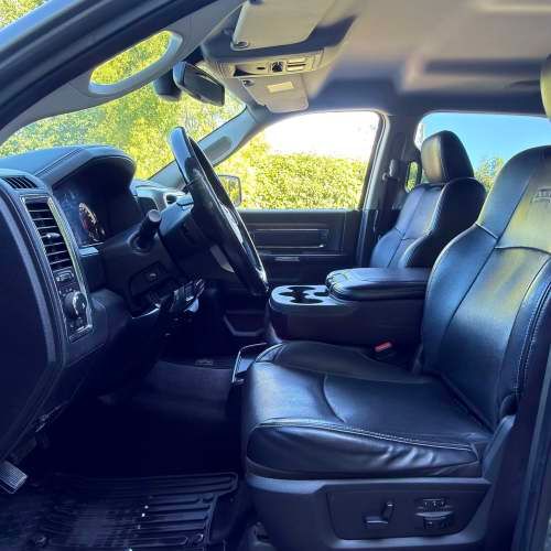 DODGE RAM 1500 LARAMIE 5.7 AT 4WD