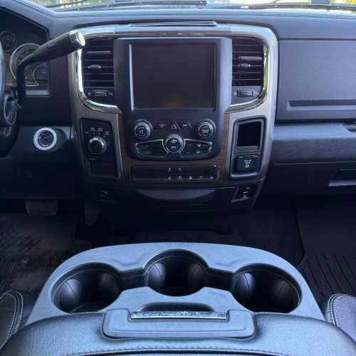 DODGE RAM 1500 LARAMIE 5.7 AT 4WD