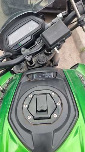 VENDO MOTO BAJAJ DOMINAR 400
