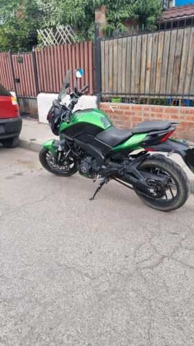 VENDO MOTO BAJAJ DOMINAR 400