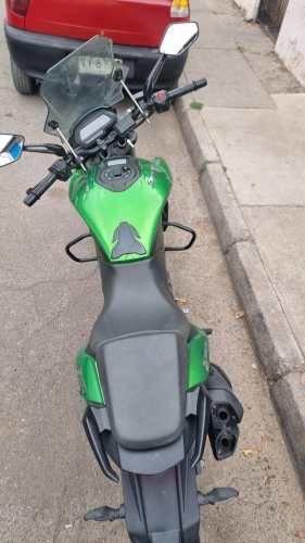 VENDO MOTO BAJAJ DOMINAR 400