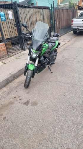 VENDO MOTO BAJAJ DOMINAR 400