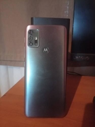 Teléfono Motorola G30 Incluye cargador