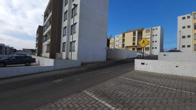 Arriendo año corrido 1er piso sin muebles 3D2 (136326)