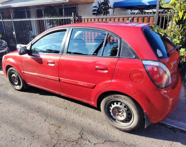 Vendo Kia Rio 2011 - Por renovación