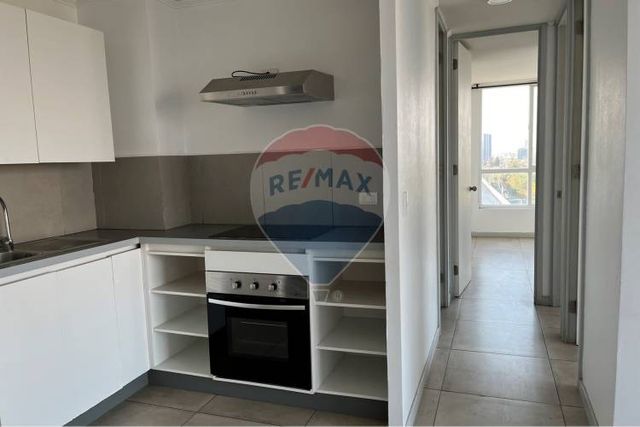 Vista despejada con 2 estacionamientos y bodega