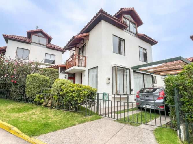 Casa A 2 CUADRAS DE AVENIDA CONCÓN REÑACA