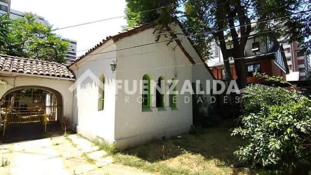 CASA Cercano a Irarrazaval y Pedro de Valdivia