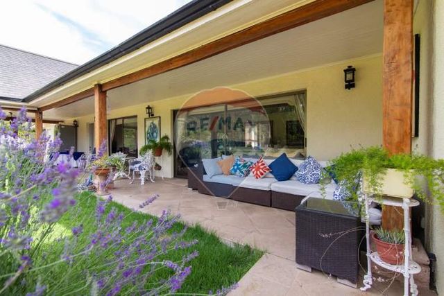 "casa de lujo en chicureo con amplio terreno"