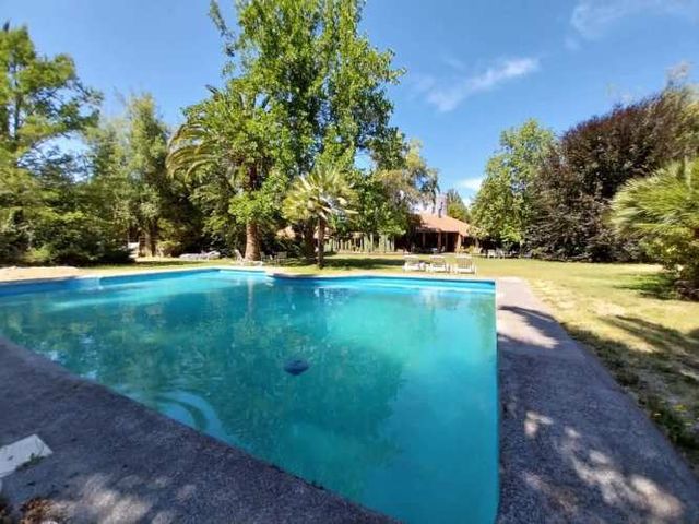 PARCELA Virginia Subercaseaux con El Cruceral