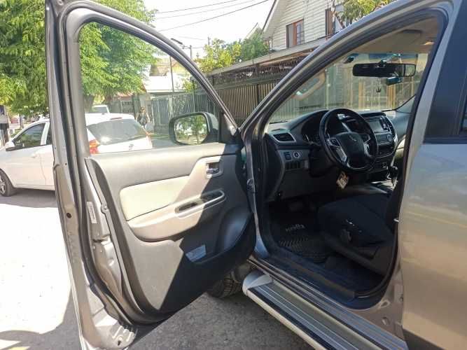 MITSUBISHI L200 DAKAR 4x4 2.4 AUTOMÁTICA –  Km