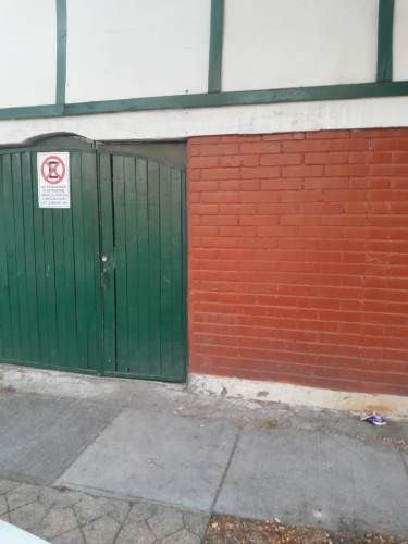 Pieza independiente Baño Privado impecable solida