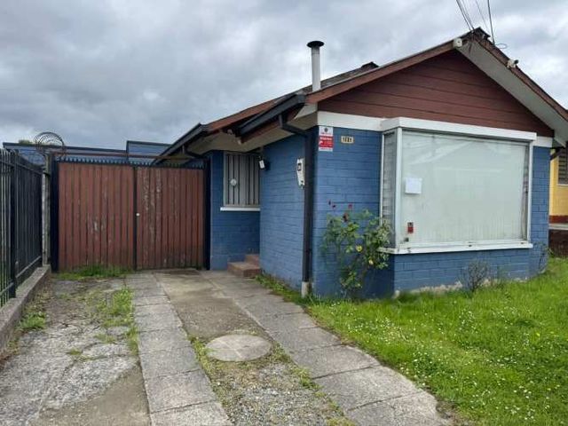 Casa Jardines del Mirador - Uso comercial - habitacional