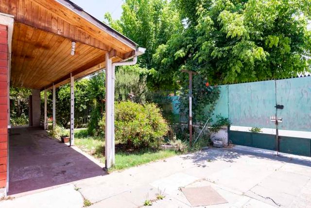 GRANEROS. Propiedad con excelente localización para residencia y servicios