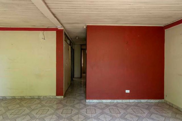 GRANEROS. Propiedad con excelente localización para residencia y servicios