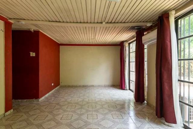 GRANEROS. Propiedad con excelente localización para residencia y servicios