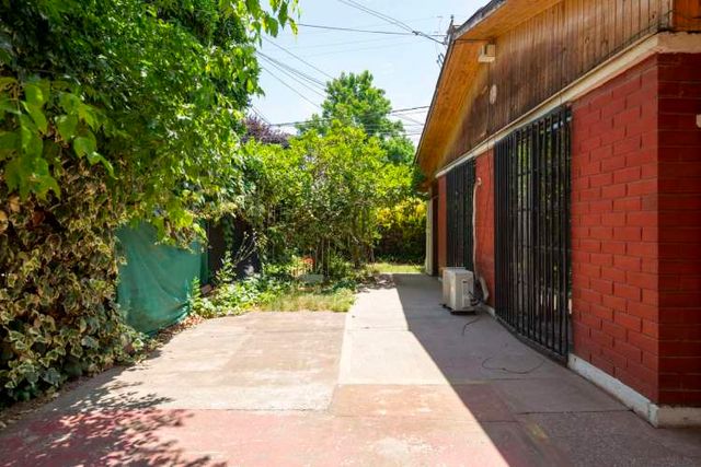 GRANEROS. Propiedad con excelente localización para residencia y servicios