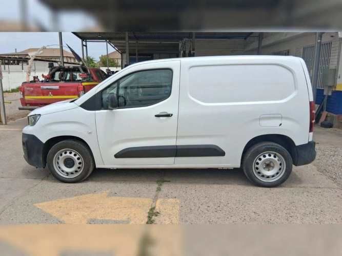 PEUGEOT PARTNER 2024