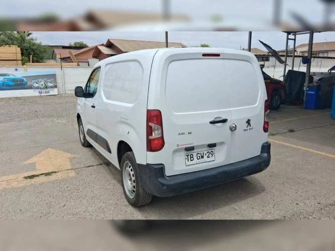 PEUGEOT PARTNER 2024