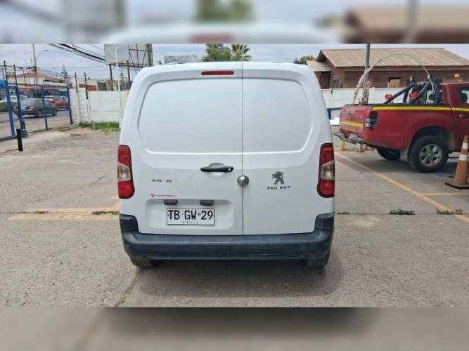 PEUGEOT PARTNER 2024