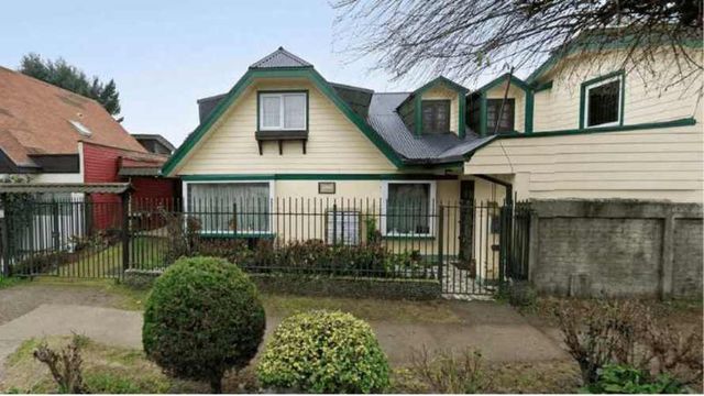 VENDO CASA ESQUINA COMERCIAL SECTOR PONIENTE (136708)