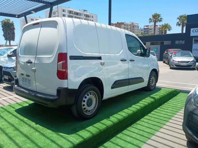 PEUGEOT PARTNER 2021