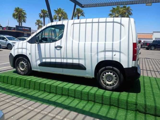 PEUGEOT PARTNER 2021