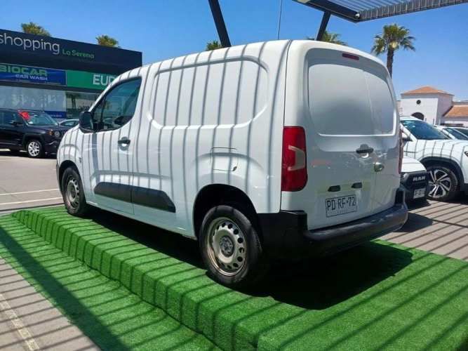 PEUGEOT PARTNER 2021