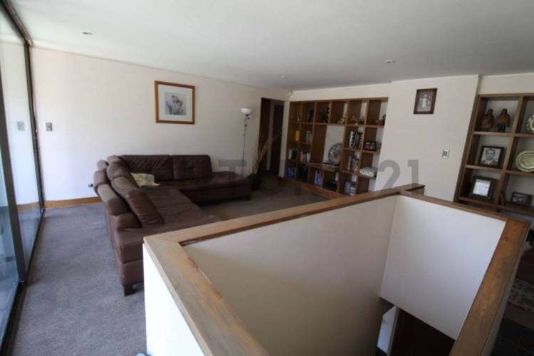 SE VENDE CASA 6 DORMITORIOS EN LO BARNECHEA