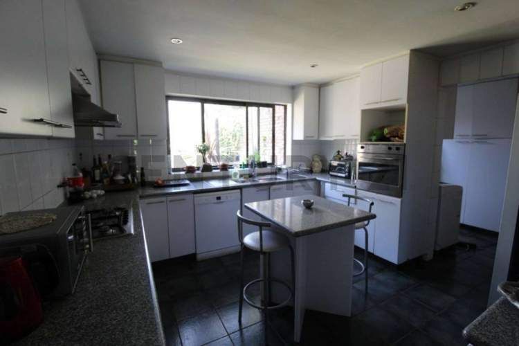 SE VENDE CASA 6 DORMITORIOS EN LO BARNECHEA