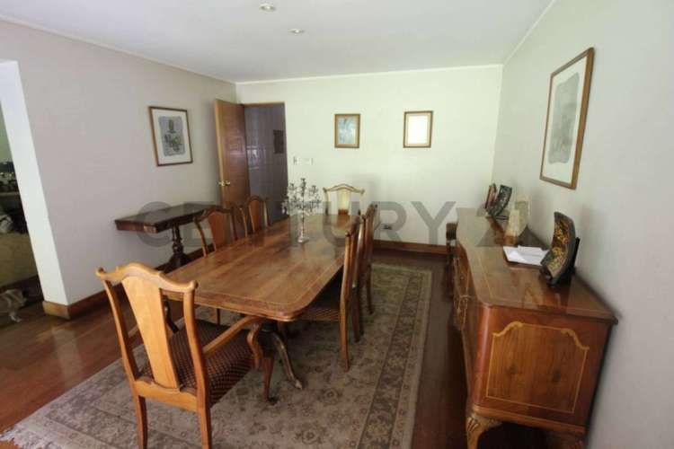 SE VENDE CASA 6 DORMITORIOS EN LO BARNECHEA