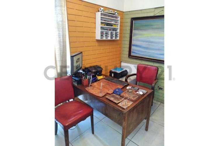 Casa  en Venta 3Dormitorios , La Reina